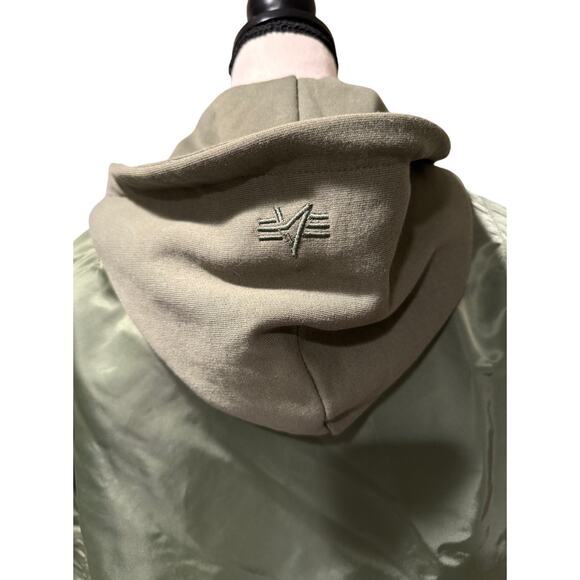 Alpha Industries Green Bomber Jacket - Picture 5 of 10